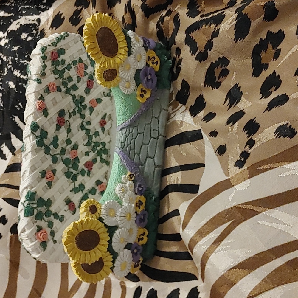 Papel Hand Painted Napkin Holder